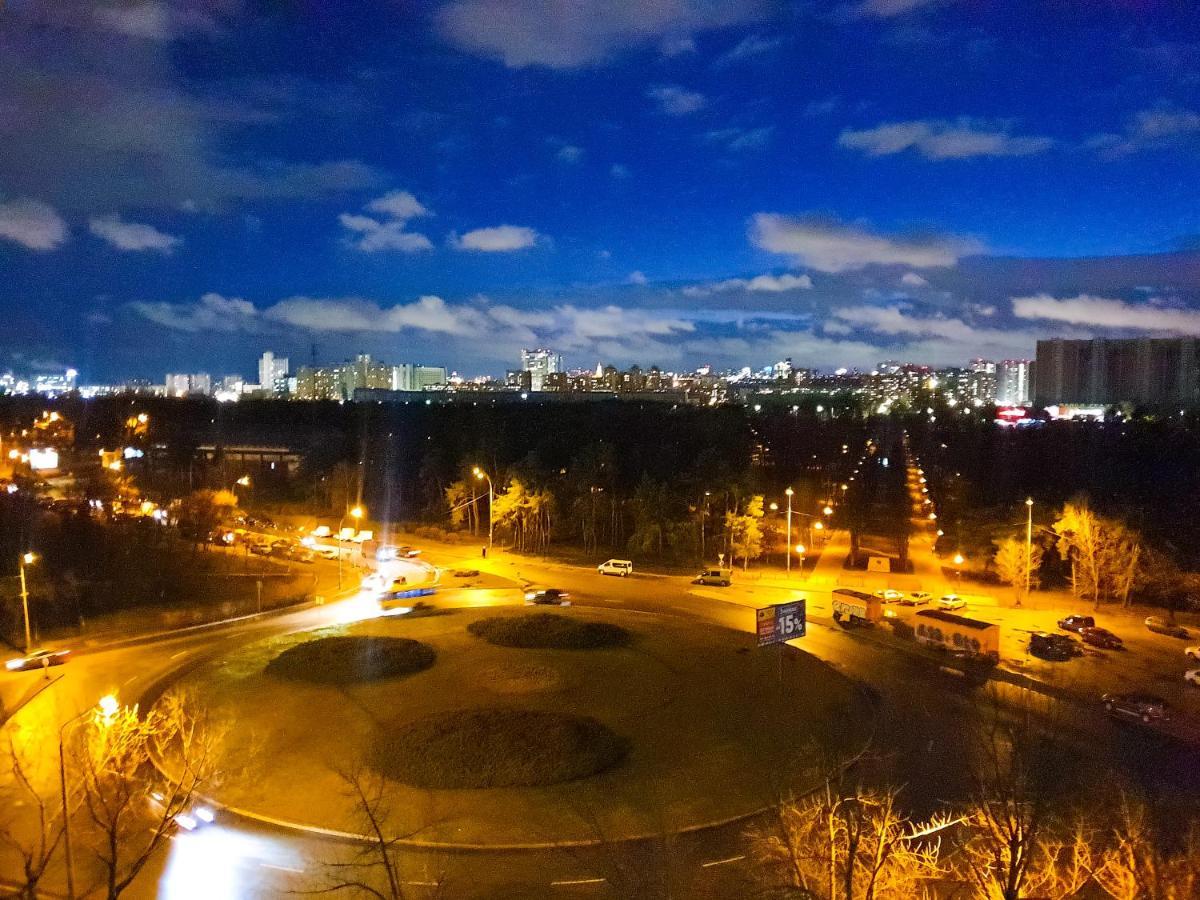 Шикарная Vip Квартира 8 Мин Пешком От М Дарница Kiev Bagian luar foto